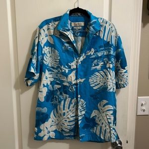 Tommy Bahama Mens blue short sleeve shirt SM